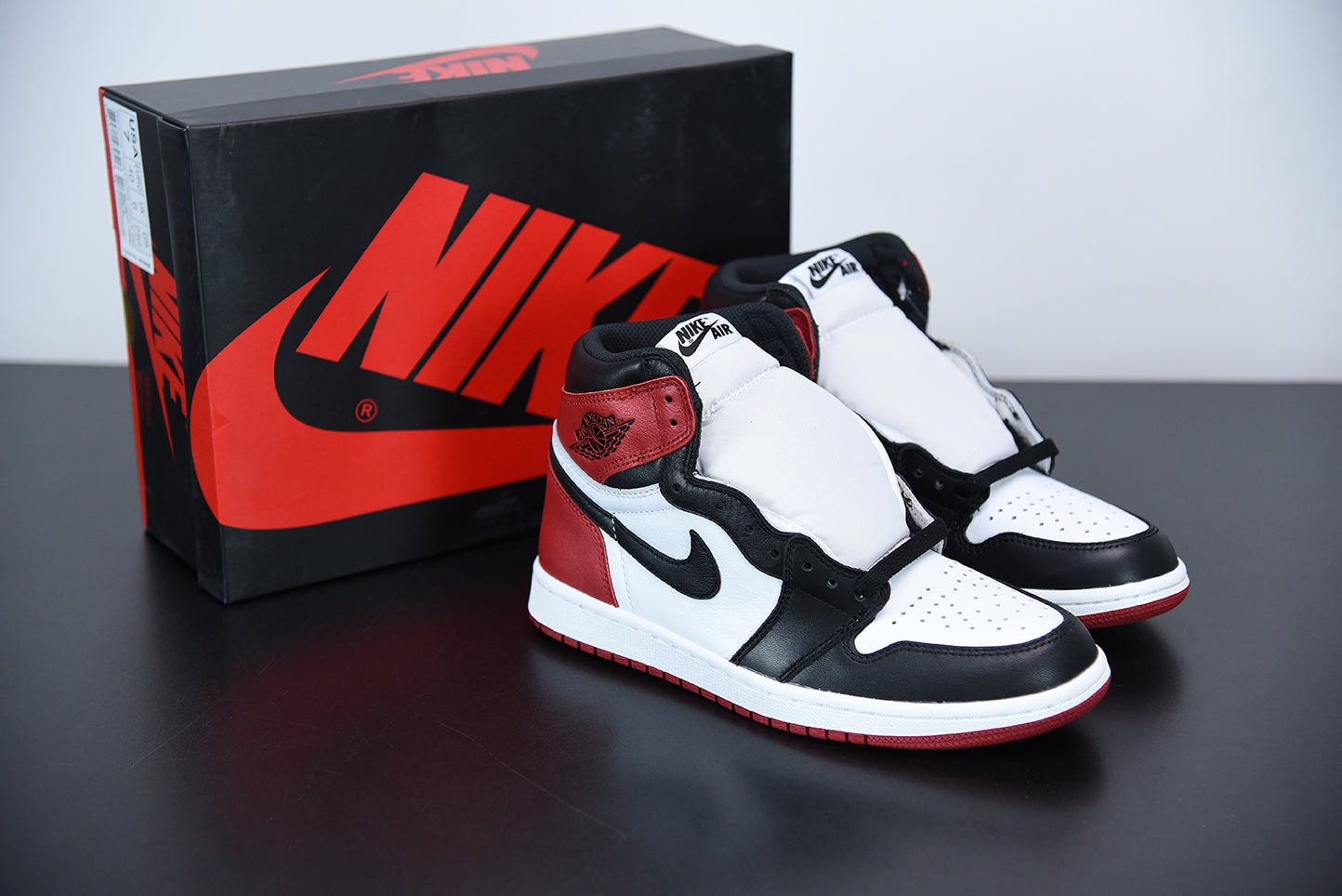 Nike Air Jordan 1 High "Bred Toe" - Imagen 1
