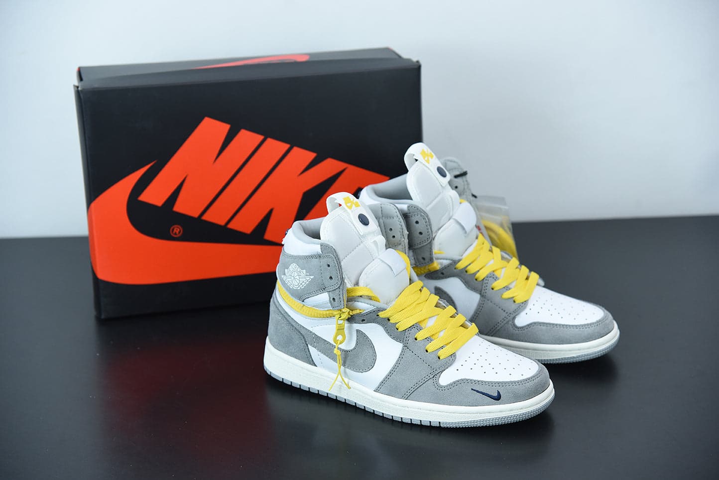 Nike Air Jordan 1 High Switch Light Smoke