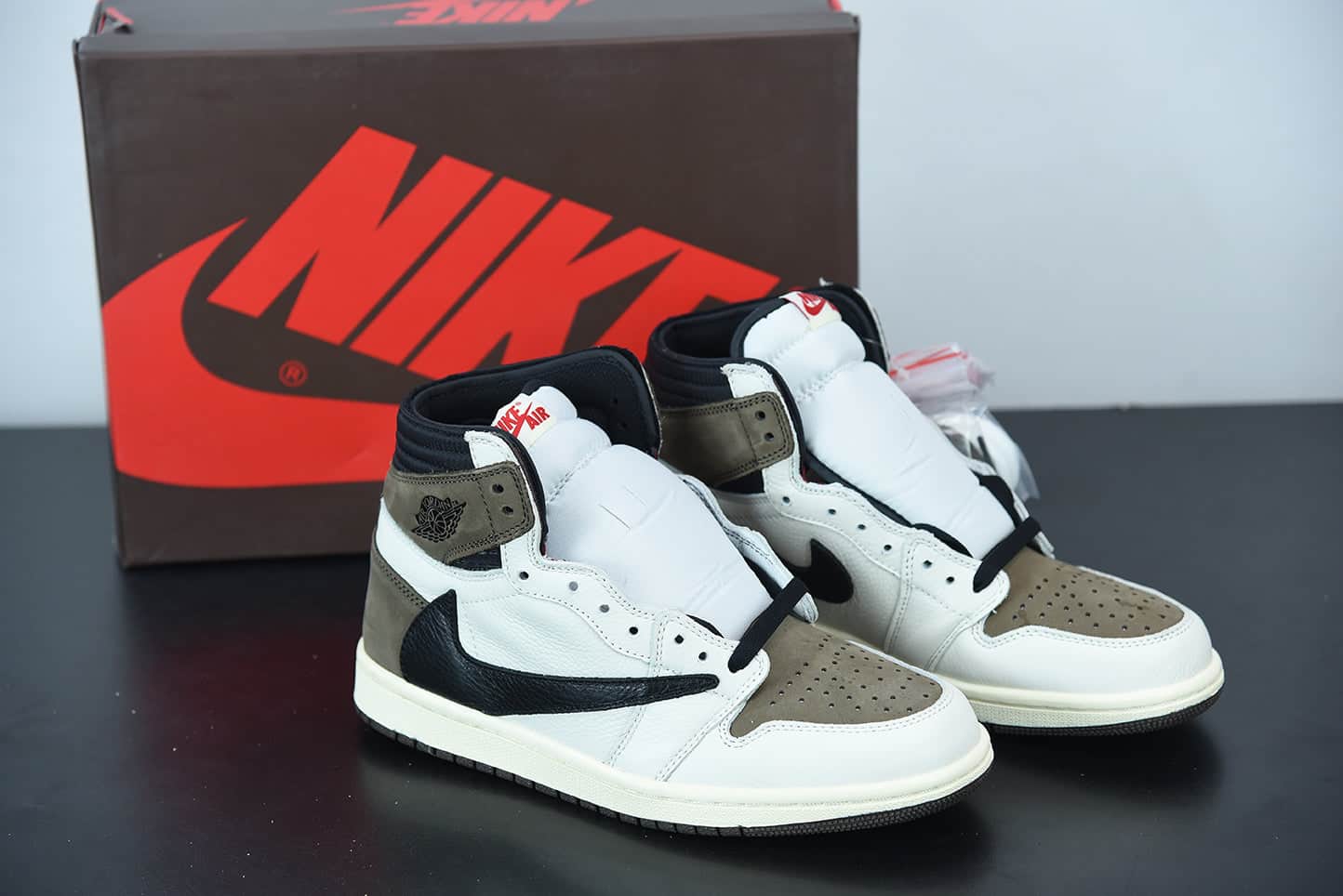 Nike Air Jordan 1 High Travis Scott "Reverse"