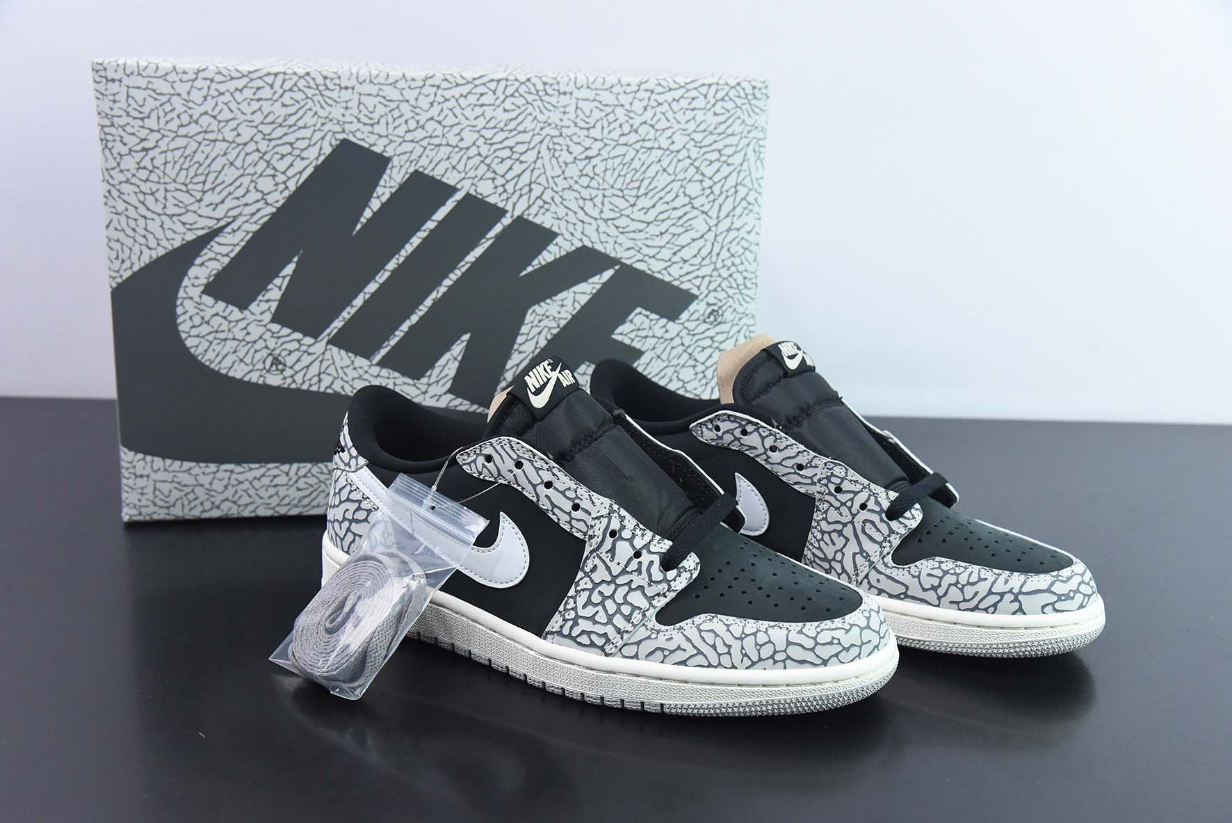 Nike Air Jordan 1 Low OG "Black Cement" - Imagen 1