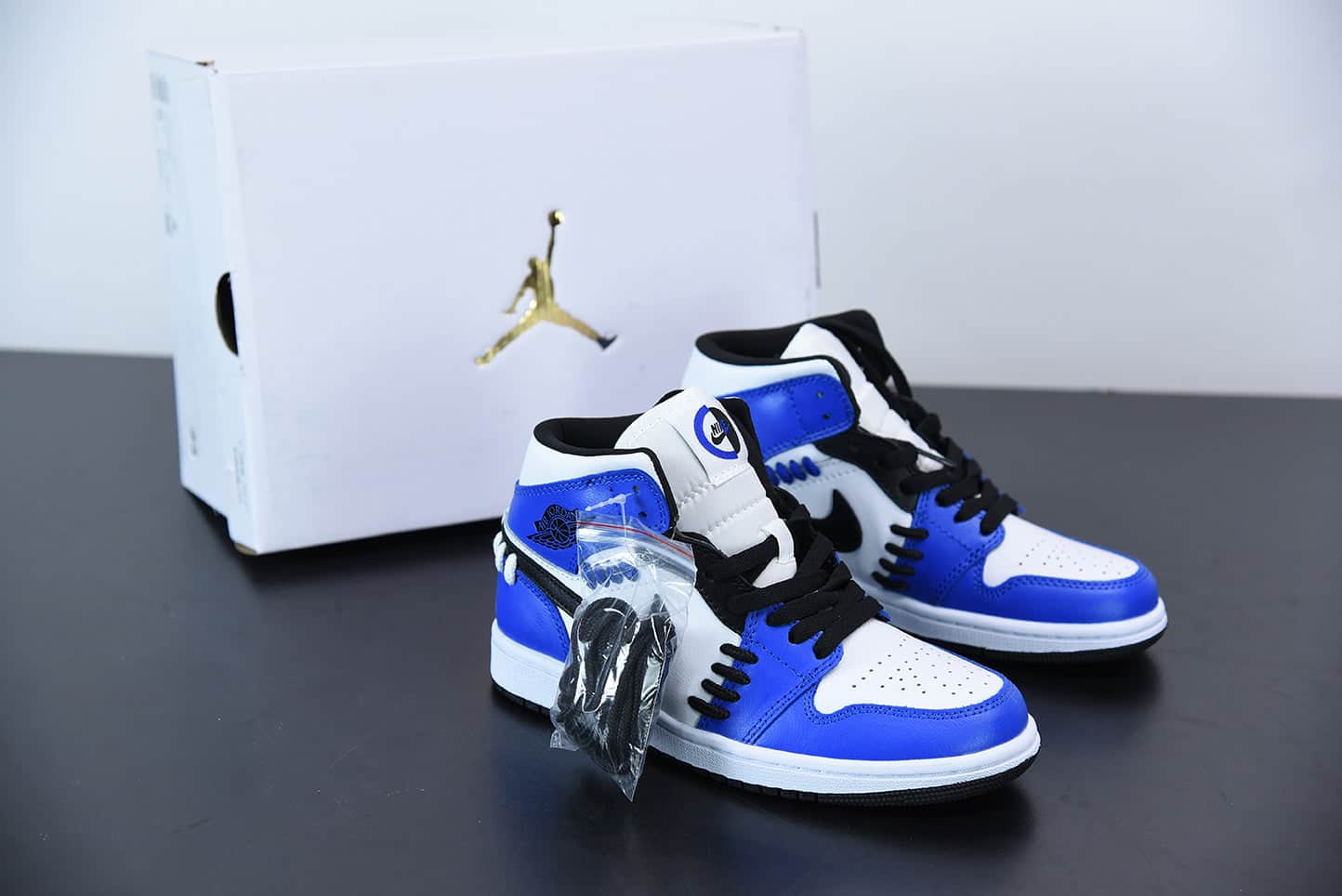 Nike Air Jordan 1 Mid Sisterhood