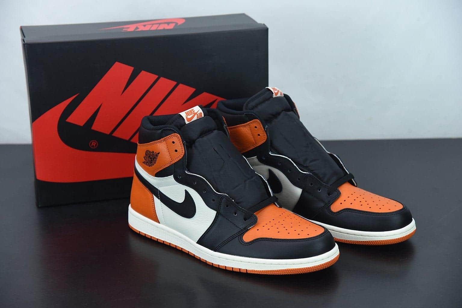 Nike Air Jordan 1 Retro "Shattered Backboard"