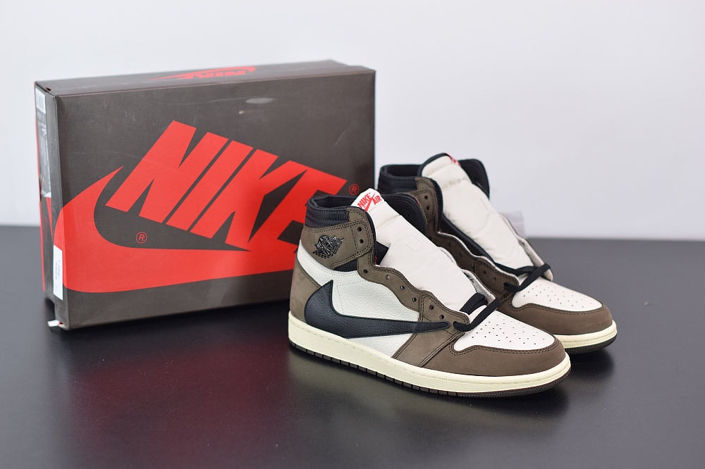 Nike Air Jordan 1 Retro High x Travis Scott - Imagen 1