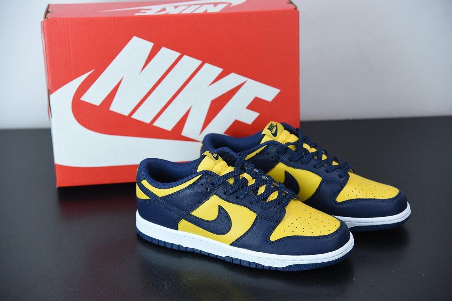Nike Dunk Low Michigan (2021)
