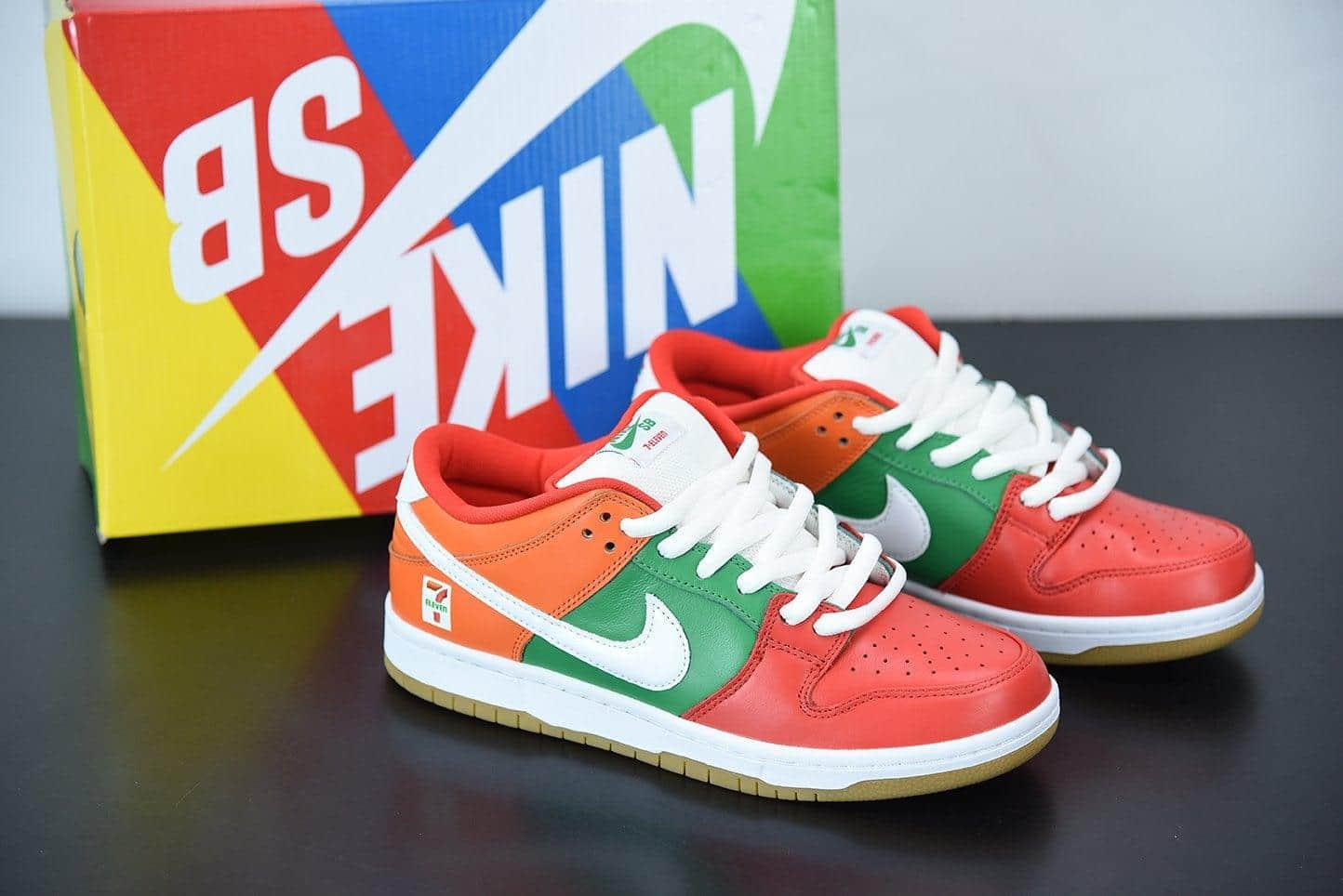 Nike SB Dunk Low 7 Eleven
