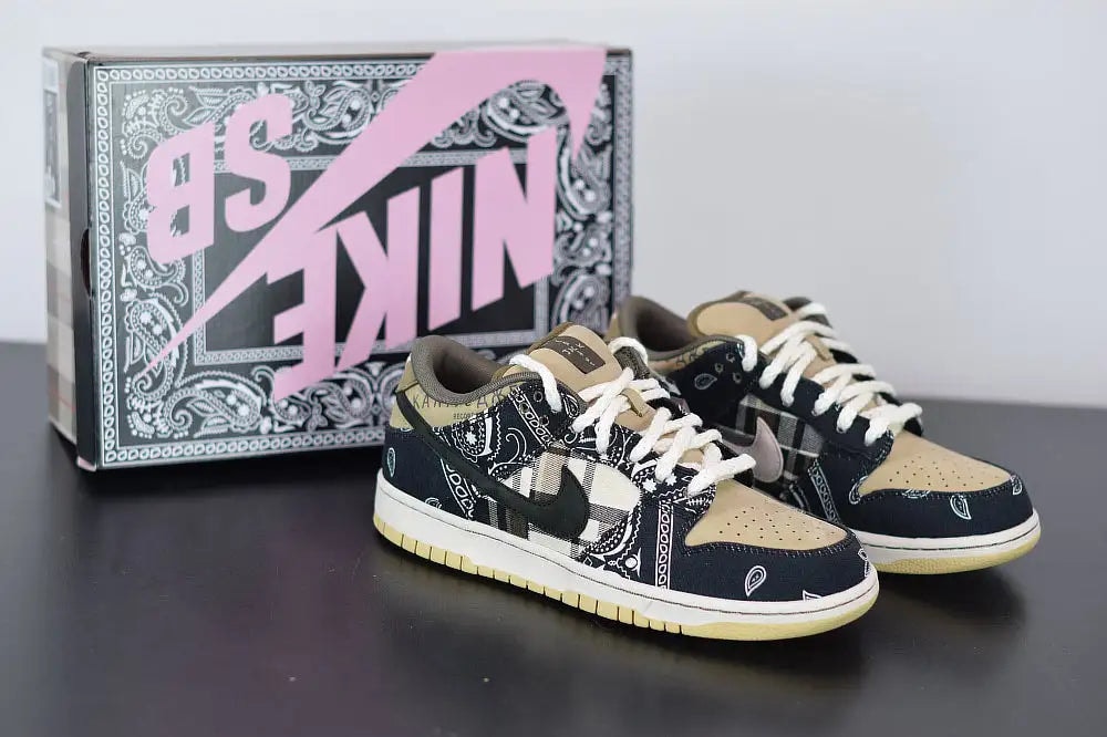 Nike SB Dunk Low x Travis Scott - Imagen 1